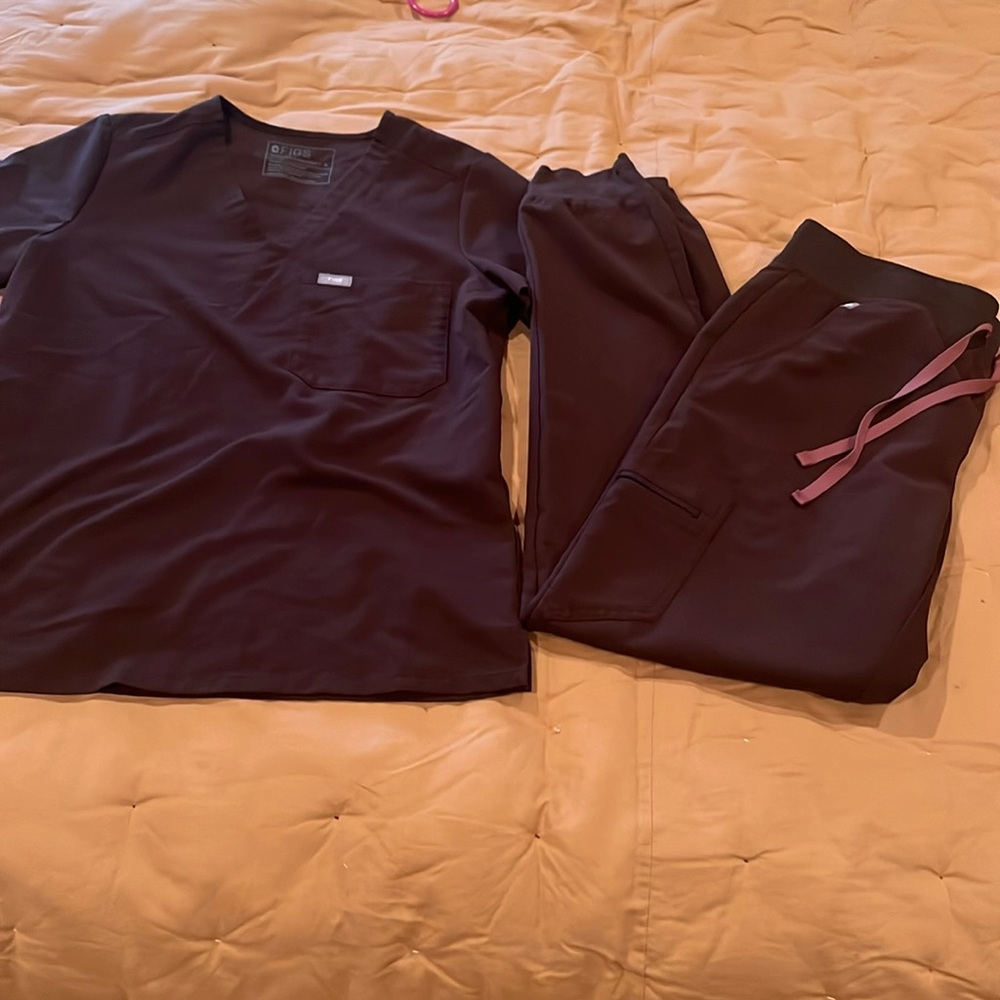 Figs Espresso Scrub Set Catarina Top Small and Jogger Pant Medium Tall